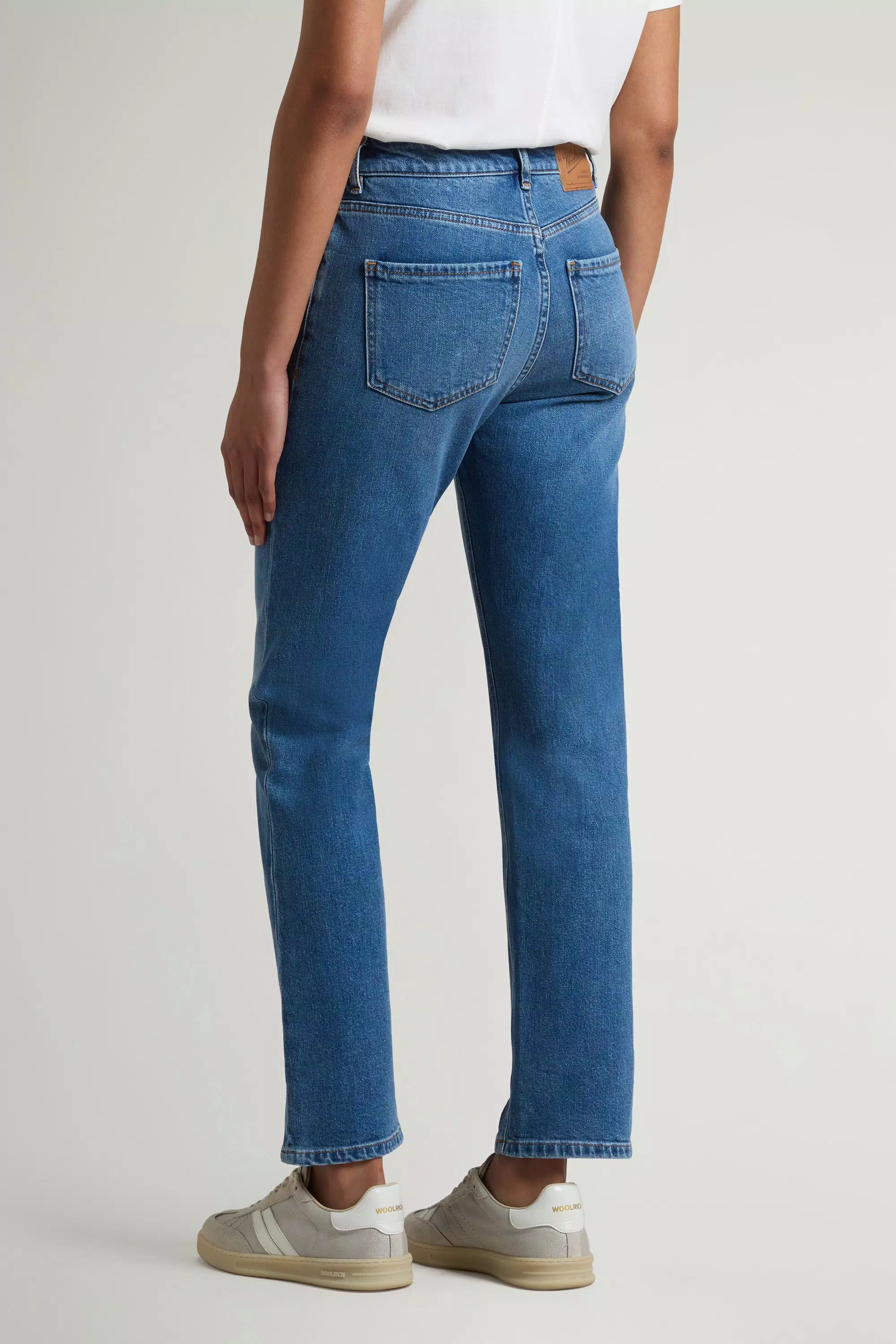 Jeans de Cinco Bolsos em Denim de Algodão Elástico - Lavagem Pedra
