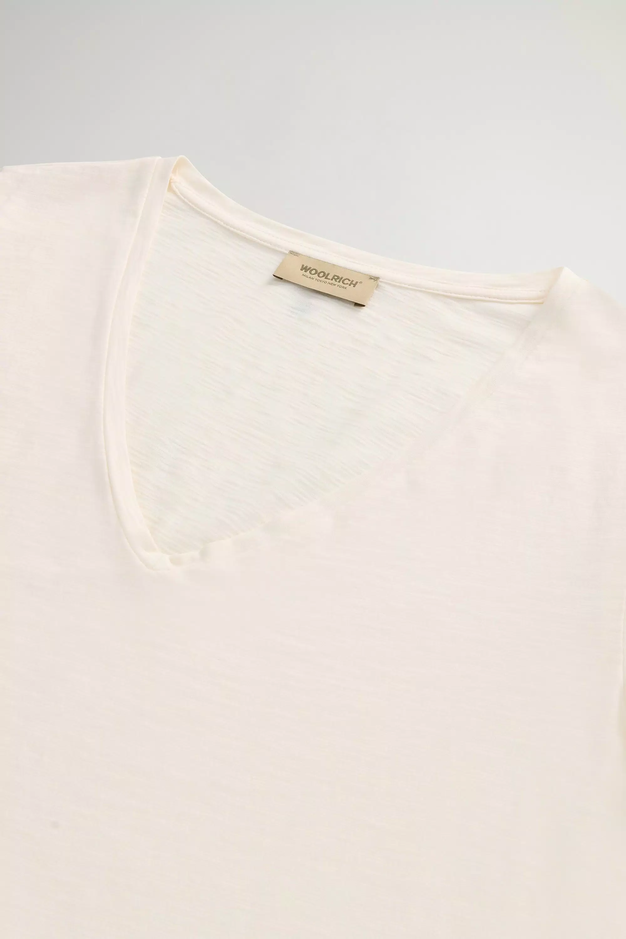Camiseta de Algodão Puro com Gola em V - Jet Stream