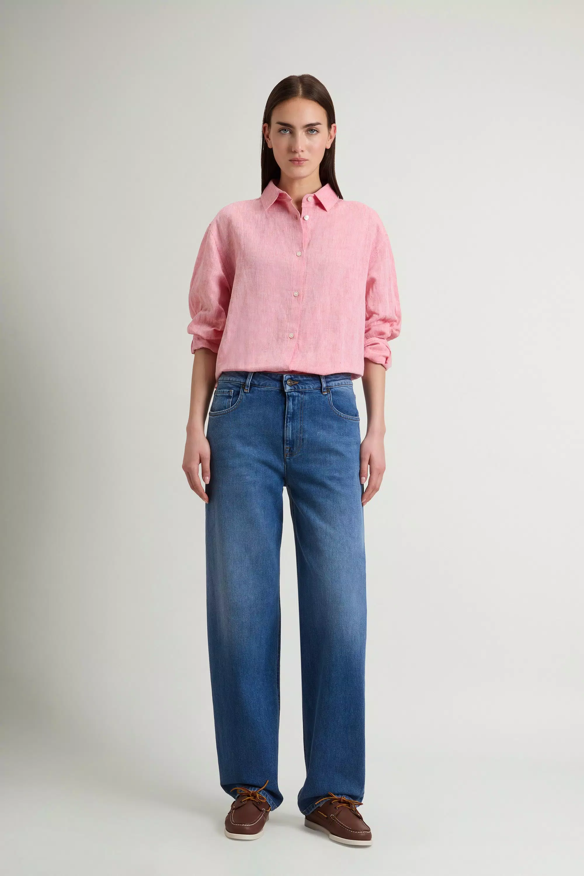 Calças Jeans de Cinco Bolsos com Pernas Largas em Denim de Algodão Elástico - Lavagem Pedra