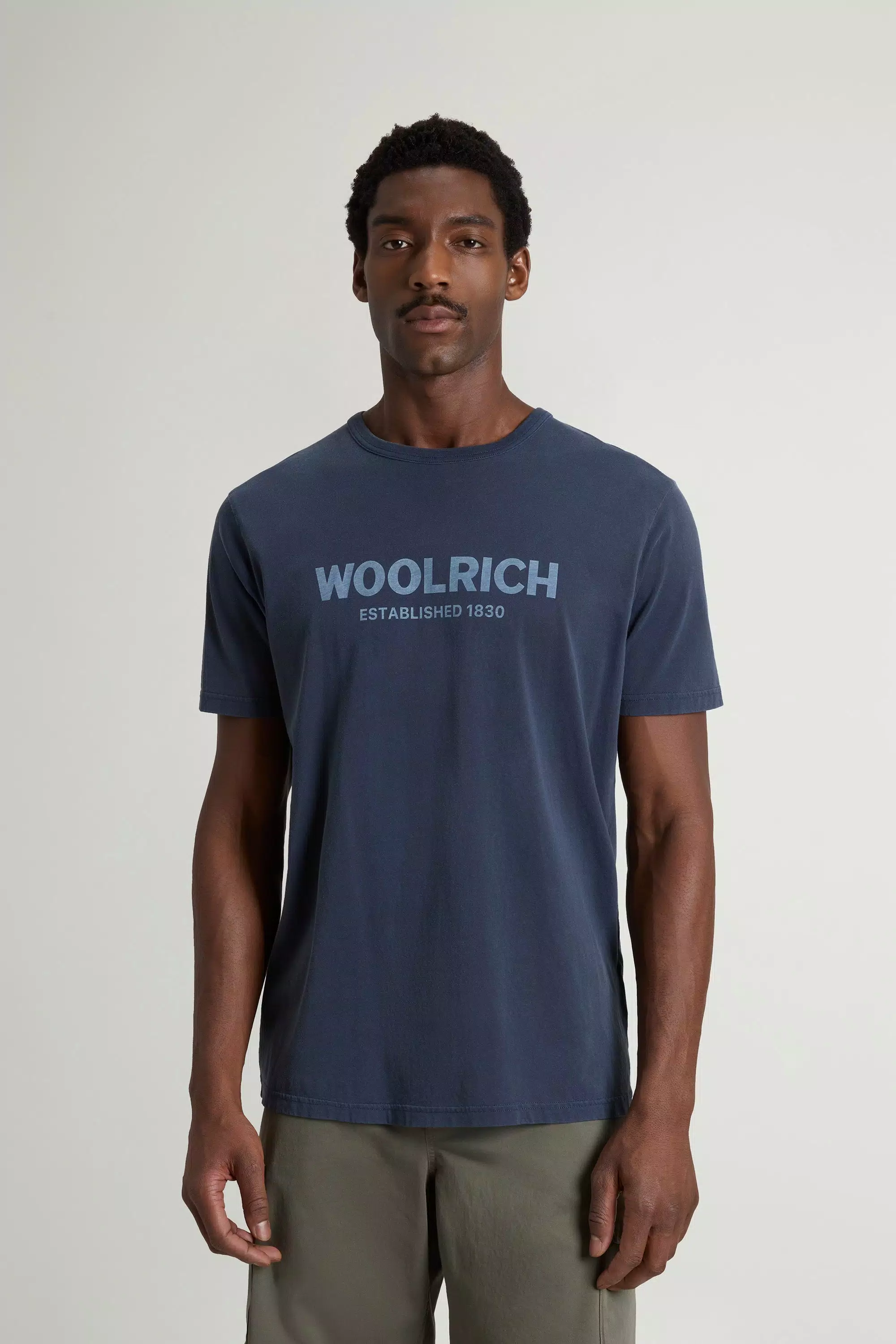 Camiseta Tingida em Tecido de Algodão Puro - Azul Melton Desbotado