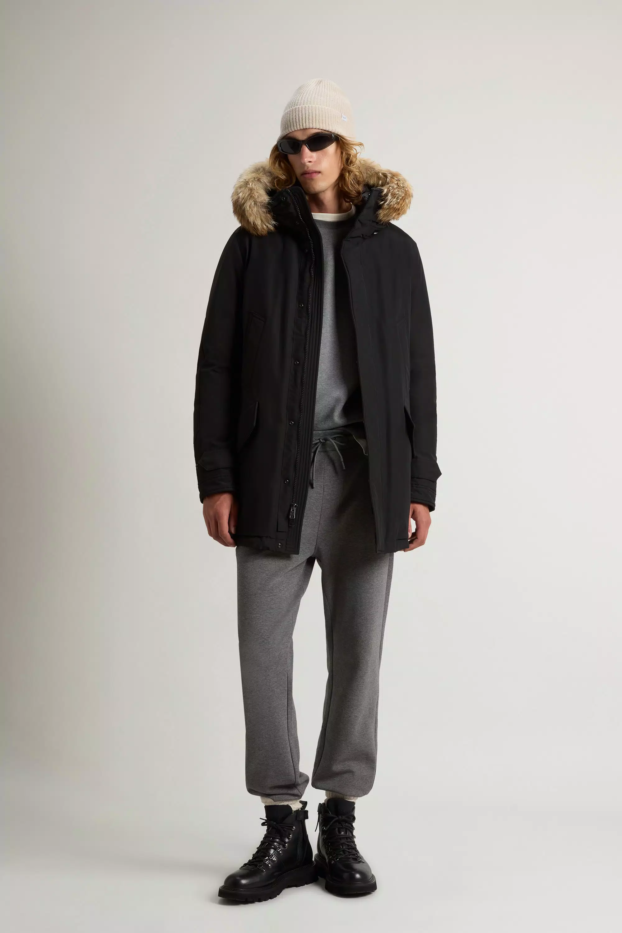 Polar Parka em Tecido Ramar com Gola Alta e Bordo de Pele - Preto