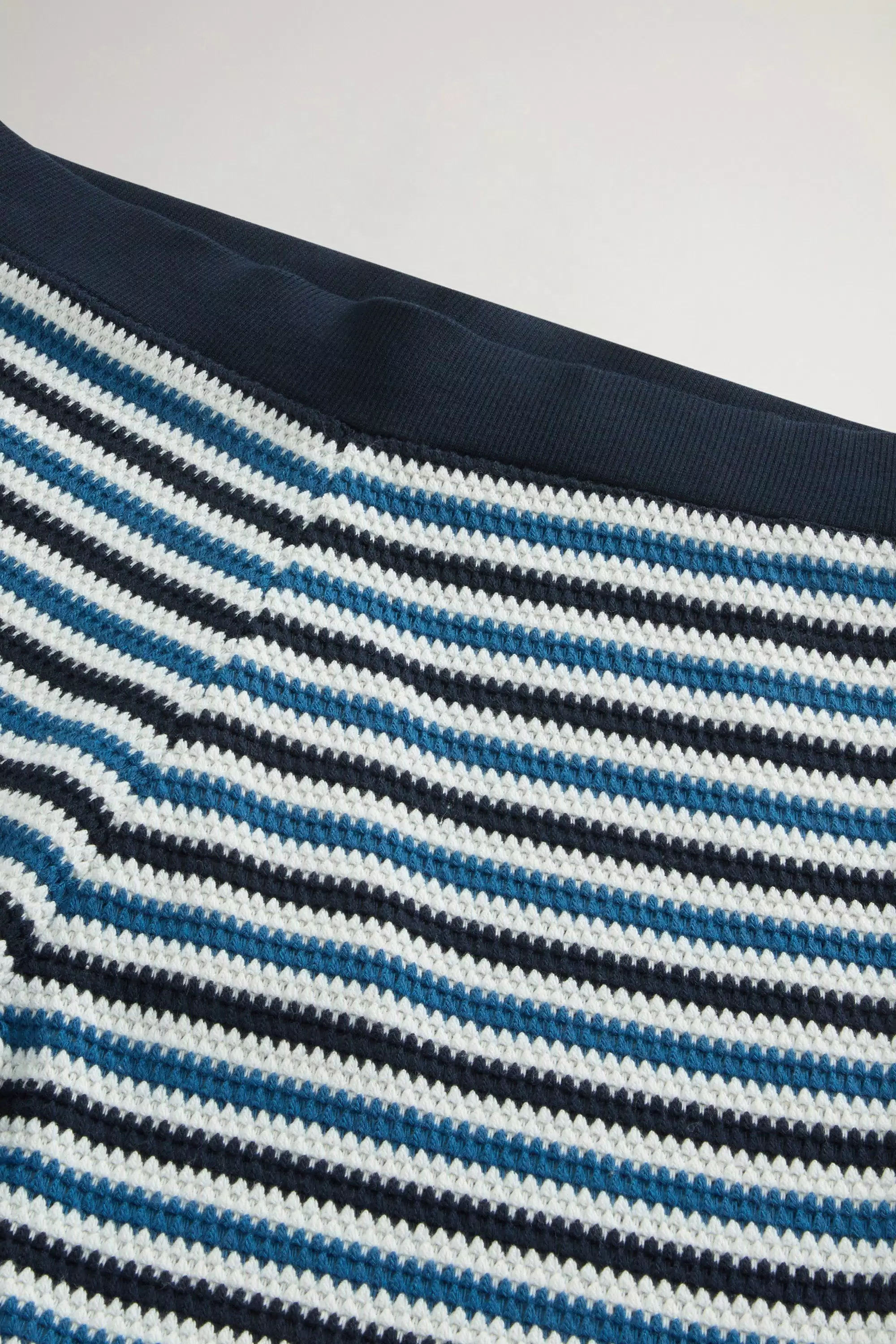 Bermudas em Algodão com Listras - Listra Azul Melton