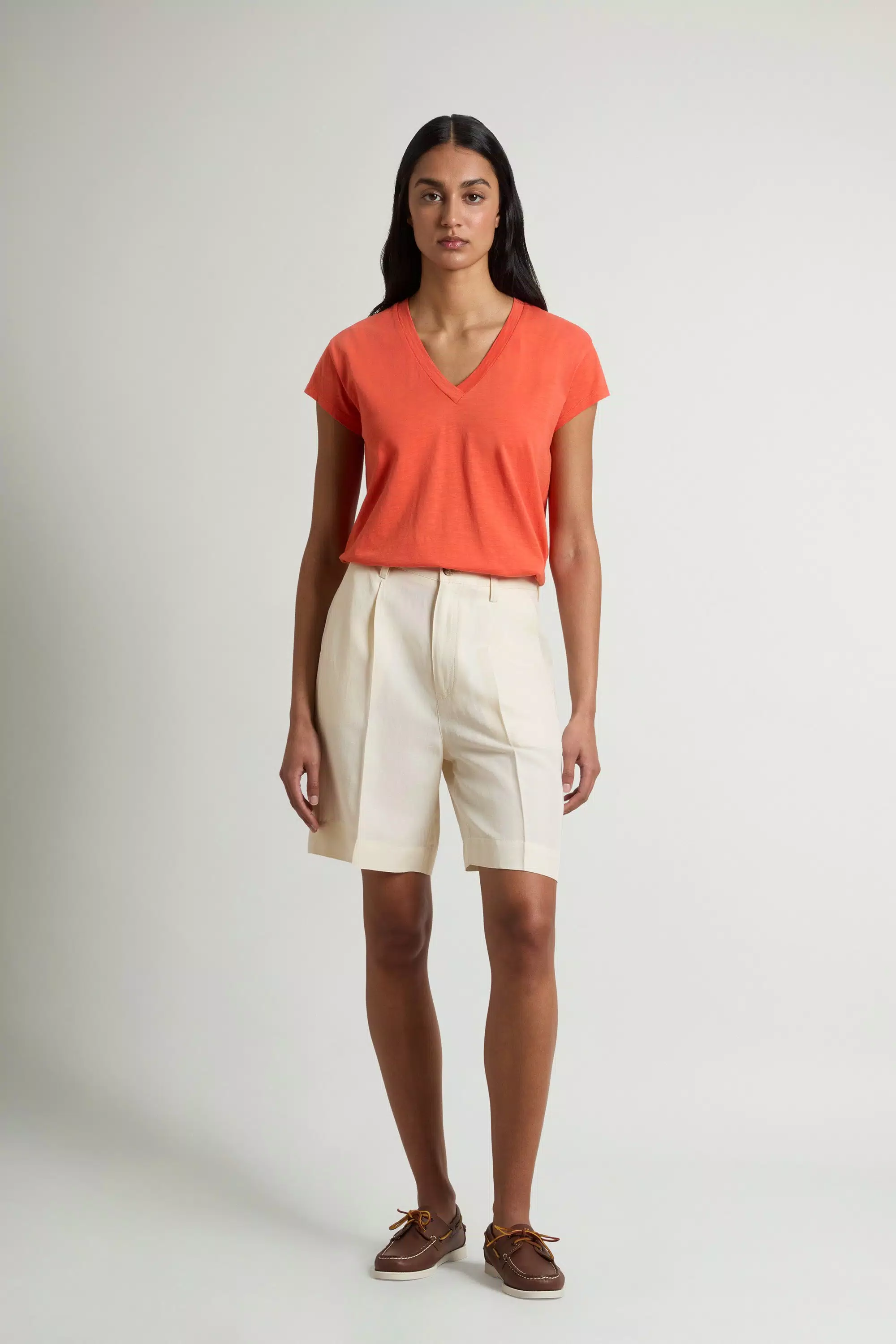 Bermudas em Mistura de Linho com Dobras - Crema Leite