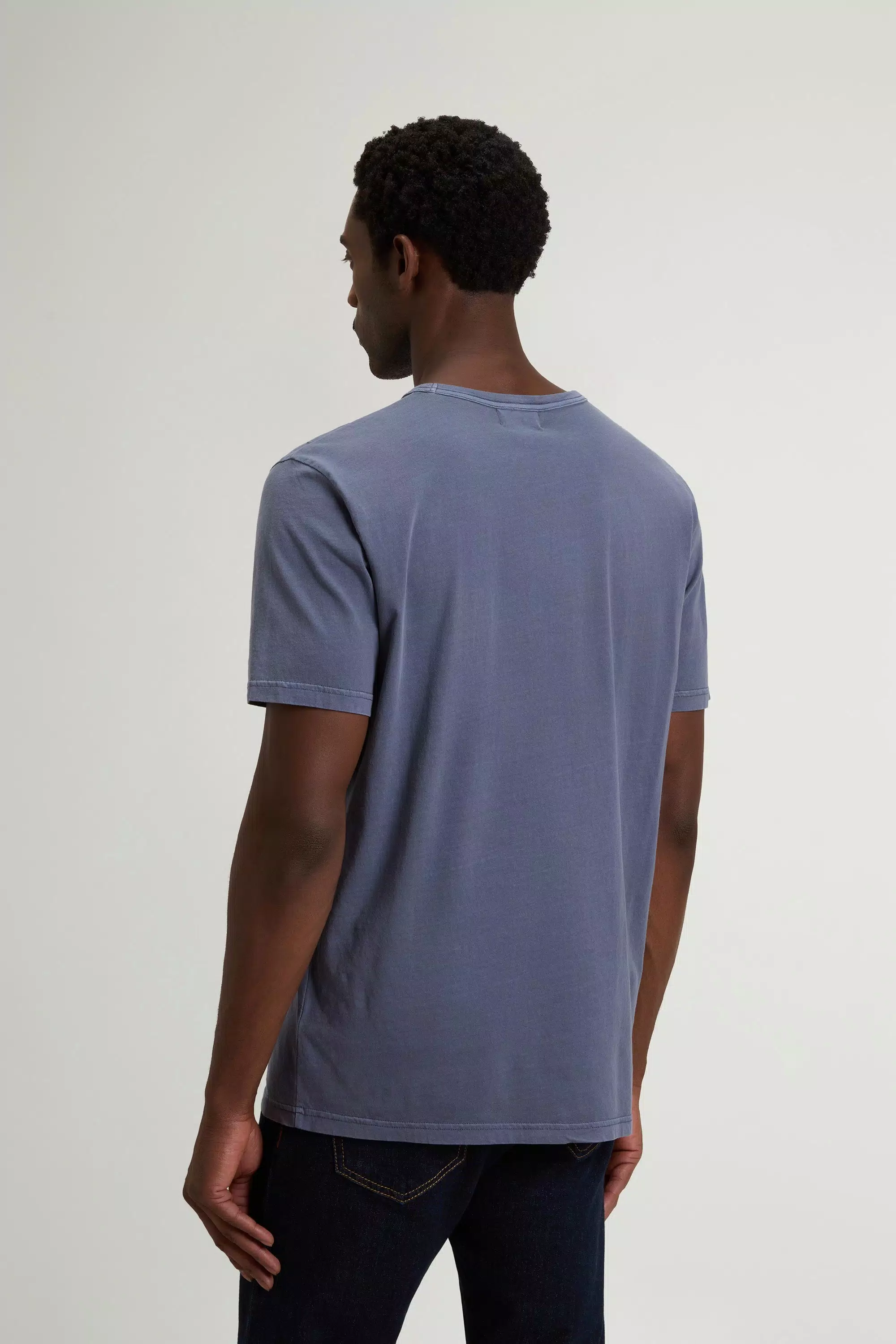 Camiseta Tingida em Malha de Algodão Puro - Grisaille Desbotado